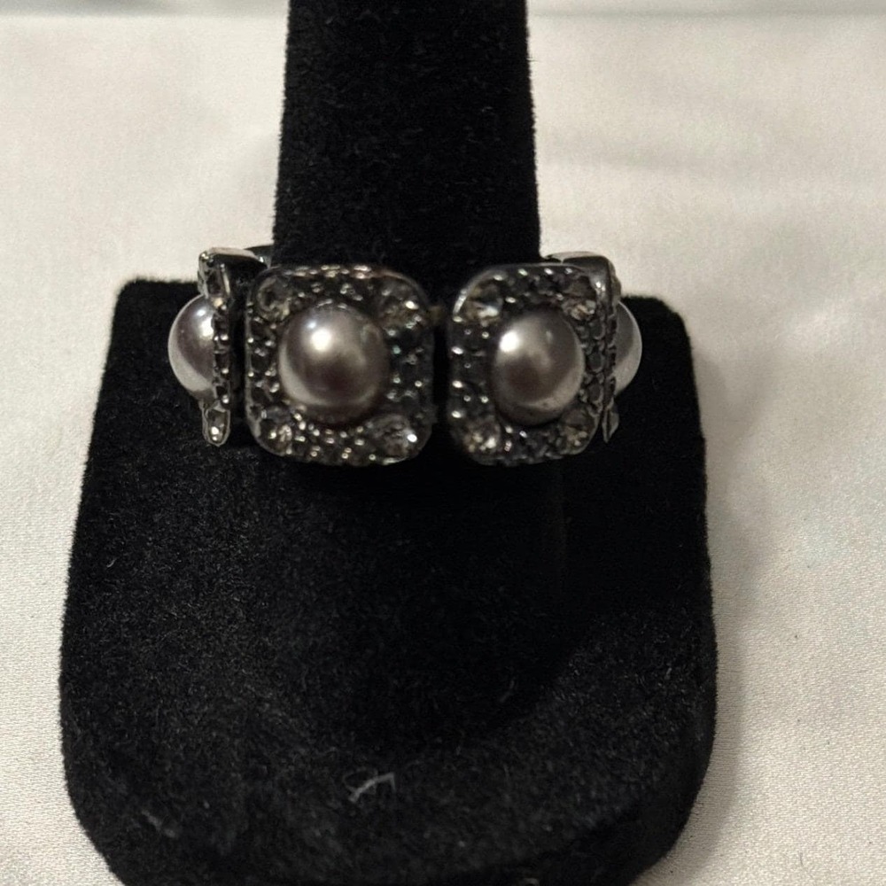 Vintage Chico's Gunmetal tone 3 Station Faux Pearl Halo Stacker Band Ring